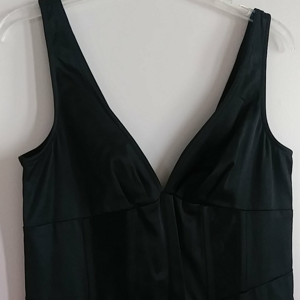 🆕Bodycon Satin Mini - Picture 2 of 6